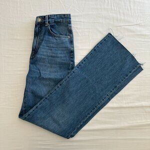 Never Worn | Stradivarius | 90s Dad Jean | Med Blue | Denim | USA 2 EUR 34 Long